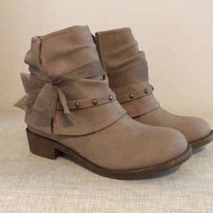 Girl’s Boots